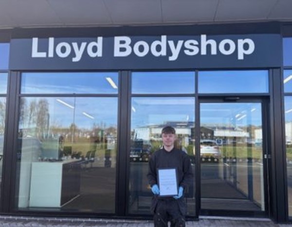 Lloyd-Bodyshop-Carlisle-Celebrates-Andrew's-JLR-Aluminium-Structural-Repairer-Qualification
