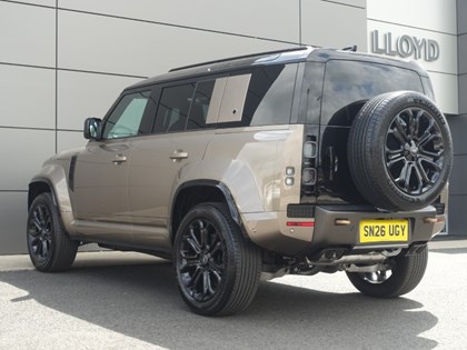 2026 (26) LAND ROVER DEFENDER 4.4 P635 Octa 110 5dr Auto