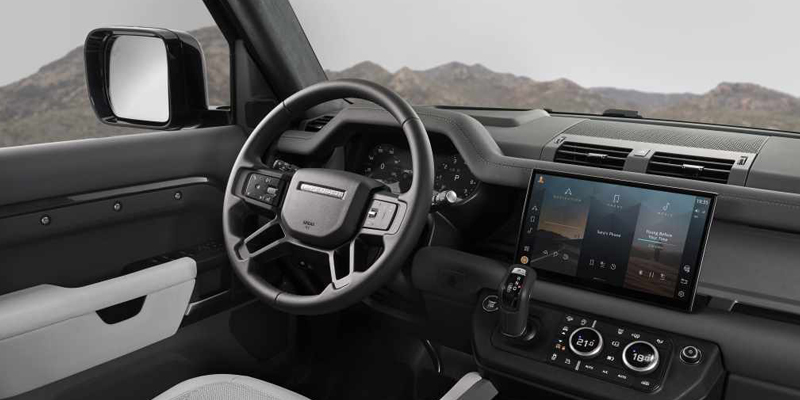 Defender 130 V8 Interior with Captain Chairs