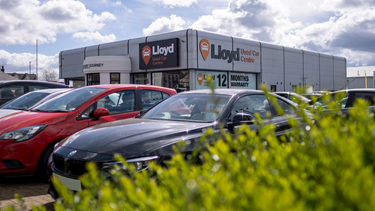 Lloyd Used Car Centre Entrance