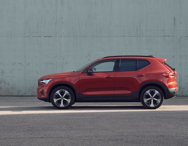 Lloyd Volvo celebrates double success at prestigious award ceremonies