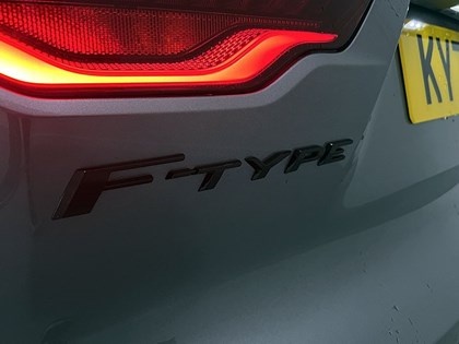 2022 (72) JAGUAR F-TYPE 5.0 P450 S/C V8 R-Dynamic Black 2dr Auto AWD