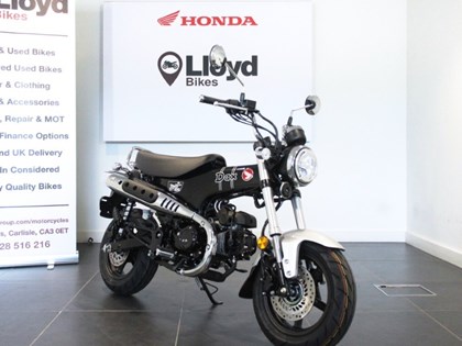 Honda ST125 Dax