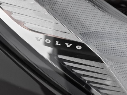 2023 (73) VOLVO XC60 2.0 B5P Plus Dark 5dr AWD Geartronic