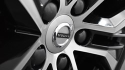 2023 (23) VOLVO XC60 2.0 B5P Plus Dark 5dr AWD Geartronic 3191517