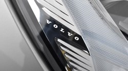 2022 (72) VOLVO XC60 2.0 B4P Plus Dark 5dr Geartronic 3227474