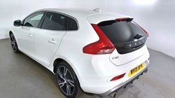 2019 (19) VOLVO V40 T2 [122] R DESIGN Edition 5dr Geartronic 3308660