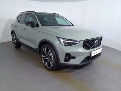 2025 (25) VOLVO XC40 2.0 B4P Ultra Dark 5dr Auto