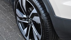 2025 (74) VOLVO XC40 2.0 B3P Plus Dark 5dr Auto 4920237