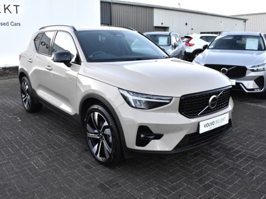 2025 (74) VOLVO XC40 2.0 B3P Plus Dark 5dr Auto