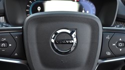 2025 (74) VOLVO XC40 2.0 B3P Plus Dark 5dr Auto 4920202