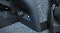 2025 (74) VOLVO XC40 2.0 B3P Plus Dark 5dr Auto 4920218