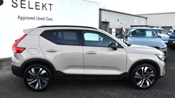 2025 (74) VOLVO XC40 2.0 B3P Plus Dark 5dr Auto 4920200