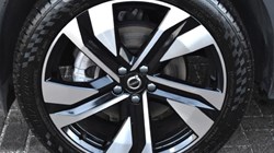 2025 (74) VOLVO XC40 2.0 B3P Plus Dark 5dr Auto 4920239