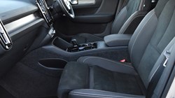 2025 (74) VOLVO XC40 2.0 B3P Plus Dark 5dr Auto 4920222