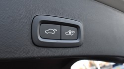 2025 (74) VOLVO XC40 2.0 B3P Plus Dark 5dr Auto 4920231