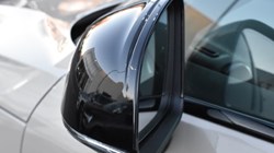 2025 (74) VOLVO XC40 2.0 B3P Plus Dark 5dr Auto 4920238