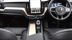 2025 (25) VOLVO XC60 2.0 B5P Ultra Dark 5dr AWD Geartronic 5041405