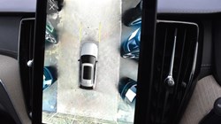 2025 (25) VOLVO XC60 2.0 B5P Ultra Dark 5dr AWD Geartronic 5041373