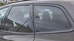 2025 (25) VOLVO XC60 2.0 B5P Ultra Dark 5dr AWD Geartronic 5041422