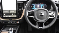 2025 (25) VOLVO XC60 2.0 B5P Ultra Dark 5dr AWD Geartronic 5041404