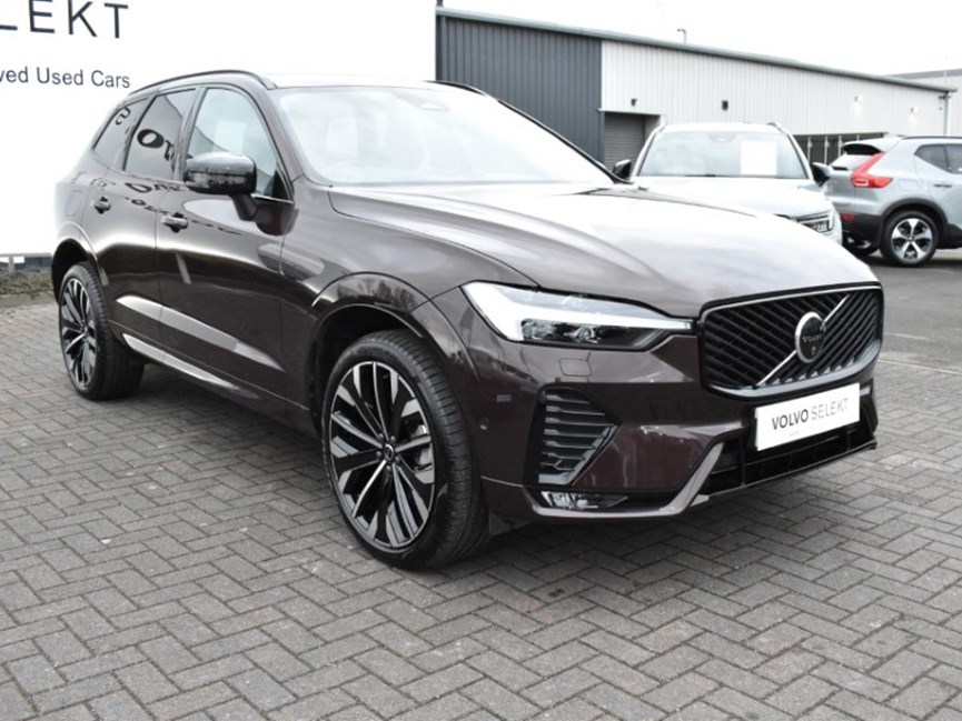 2025 (25) VOLVO XC60 2.0 B5P Ultra Dark 5dr AWD Geartronic