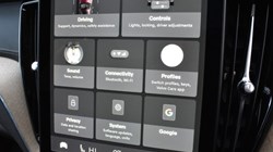 2025 (25) VOLVO XC60 2.0 B5P Ultra Dark 5dr AWD Geartronic 5041381