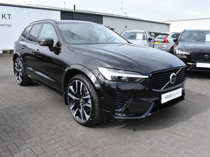 2025 (74) VOLVO XC60 2.0 B5P Ultra Dark 5dr AWD Geartronic