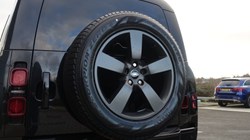 2023 (72) LAND ROVER DEFENDER 3.0 D250 X-Dynamic SE 110 5dr Auto 5062468