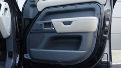 2023 (72) LAND ROVER DEFENDER 3.0 D250 X-Dynamic SE 110 5dr Auto 5062488