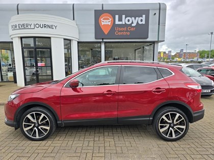 2017 (17) NISSAN QASHQAI 1.6 dCi Tekna [Non-Panoramic] 5dr 4WD