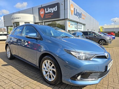 2016 (16) TOYOTA AURIS 1.2T Business Edition 5dr