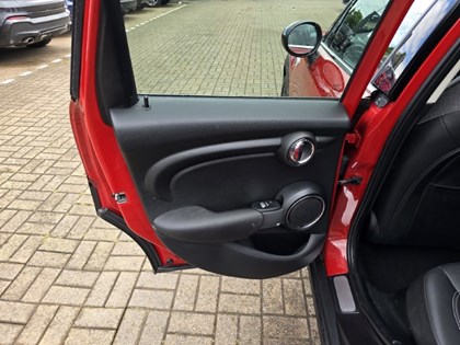 2015 (65) MINI HATCHBACK 1.5 Cooper 5dr