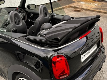  MINI CONVERTIBLE 2.0 Cooper S Sport Premium Plus 2dr Auto