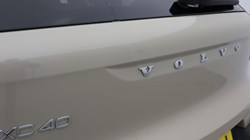 2025 (75) VOLVO XC40 2.0 B3P Ultra Dark 5dr Auto 4794359
