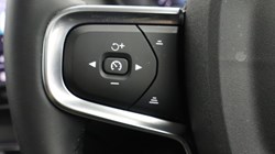 2025 (75) VOLVO XC40 2.0 B3P Ultra Dark 5dr Auto 4794411