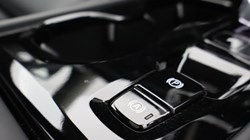 2025 (75) VOLVO XC40 2.0 B3P Ultra Dark 5dr Auto 4794423