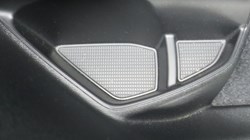 2025 (75) VOLVO XC40 2.0 B3P Ultra Dark 5dr Auto 4794403