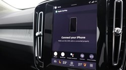 2025 (75) VOLVO XC40 2.0 B3P Ultra Dark 5dr Auto 4794418