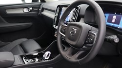 2025 (75) VOLVO XC40 2.0 B3P Ultra Dark 5dr Auto 4794396