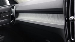 2025 (75) VOLVO XC40 2.0 B3P Ultra Dark 5dr Auto 4794424