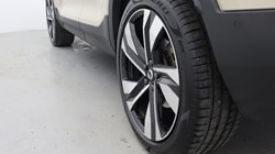 2025 (75) VOLVO XC40 2.0 B3P Ultra Dark 5dr Auto 4794366