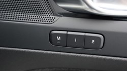 2025 (75) VOLVO XC40 2.0 B3P Plus Dark 5dr Auto*VAT QUALIFYING* 4670012