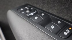 2025 (75) VOLVO XC40 2.0 B3P Plus Dark 5dr Auto*VAT QUALIFYING* 4670010