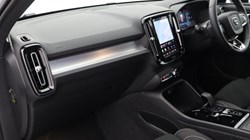 2025 (75) VOLVO XC40 2.0 B3P Plus Dark 5dr Auto*VAT QUALIFYING* 4670019