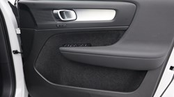 2025 (75) VOLVO XC40 2.0 B3P Plus Dark 5dr Auto*VAT QUALIFYING* 4670009