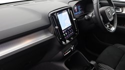 2025 (75) VOLVO XC40 2.0 B3P Plus Dark 5dr Auto*VAT QUALIFYING* 4670020