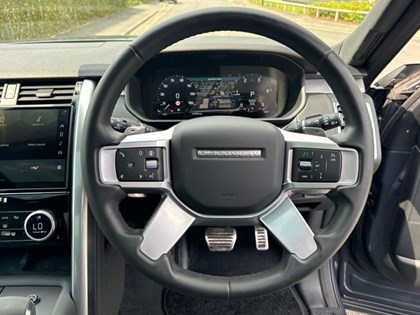 2023 (73) LAND ROVER DISCOVERY 3.0 D300 Dynamic SE 5dr Auto