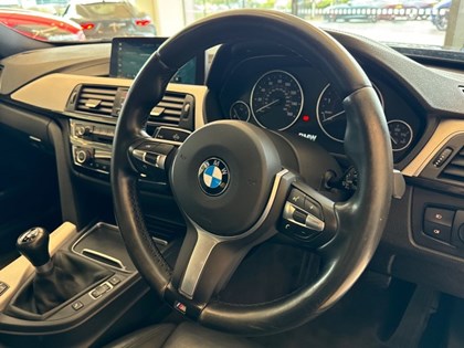 2017 (67) BMW 4 SERIES 420i xDrive M Sport 2dr [Professional Media]