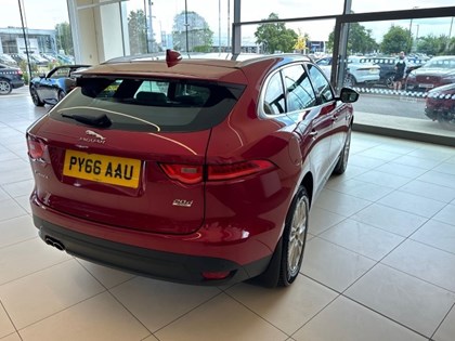 2016 (66) JAGUAR F-PACE 2.0d Portfolio 5dr Auto AWD